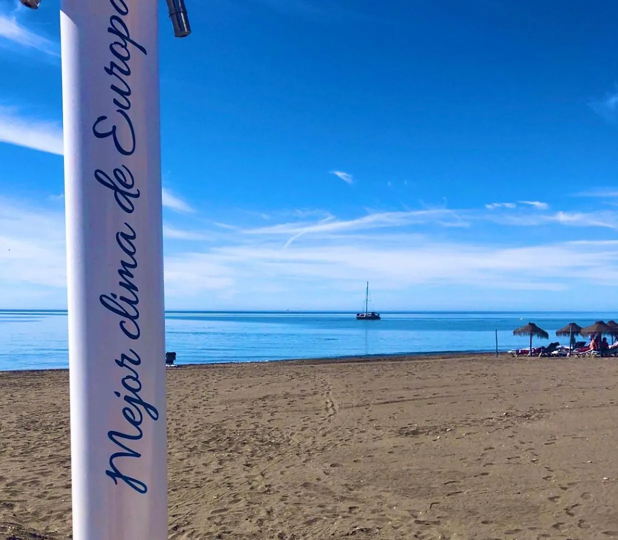 Spacious 1 Bedroom Apartment, Beach Front, Torrox Costa