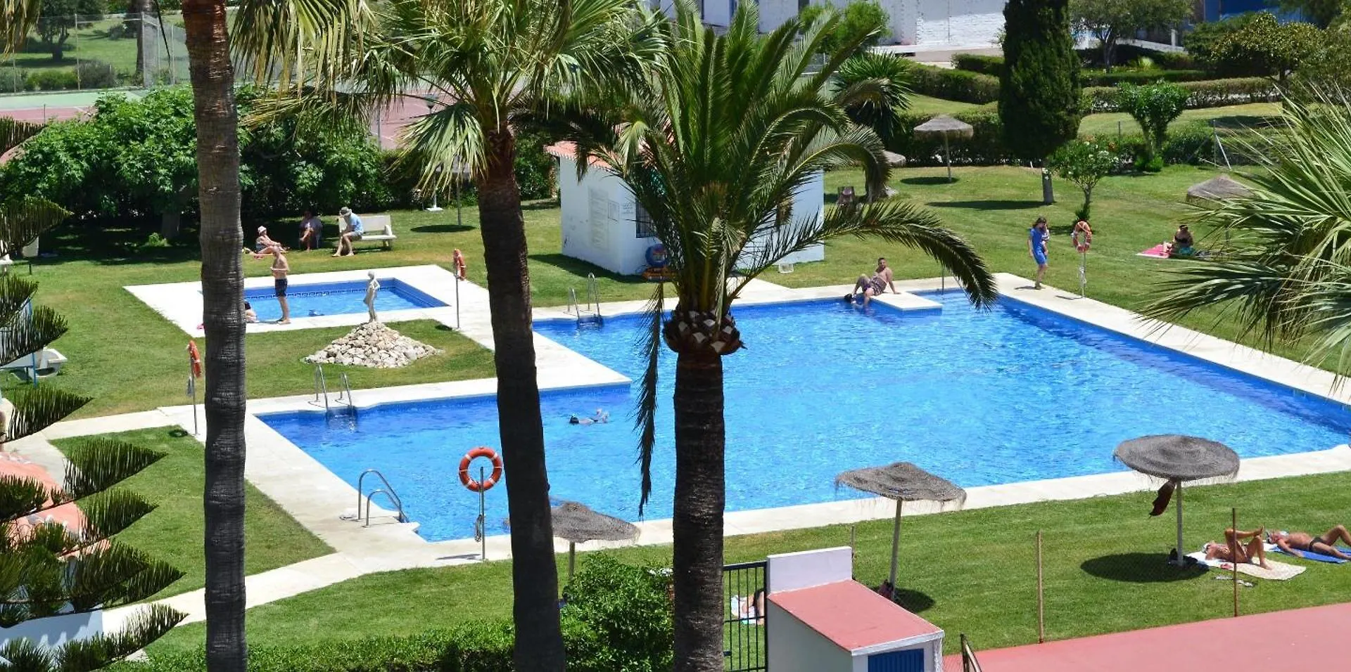 Spacious 1 Bedroom Apartment, Beach Front, Torrox Costa Appartamento