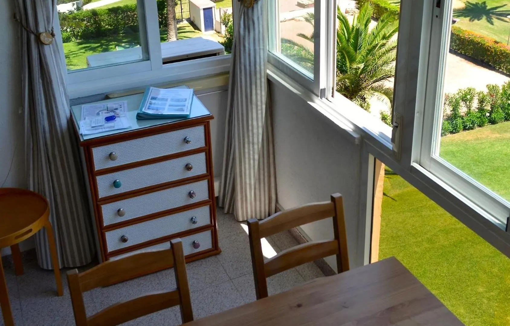Spacious 1 Bedroom Apartment, Beach Front, Torrox Costa
