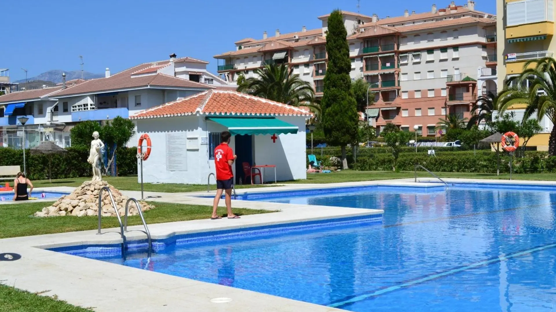 Spacious 1 Bedroom Apartment, Beach Front, Torrox Costa Appartamento