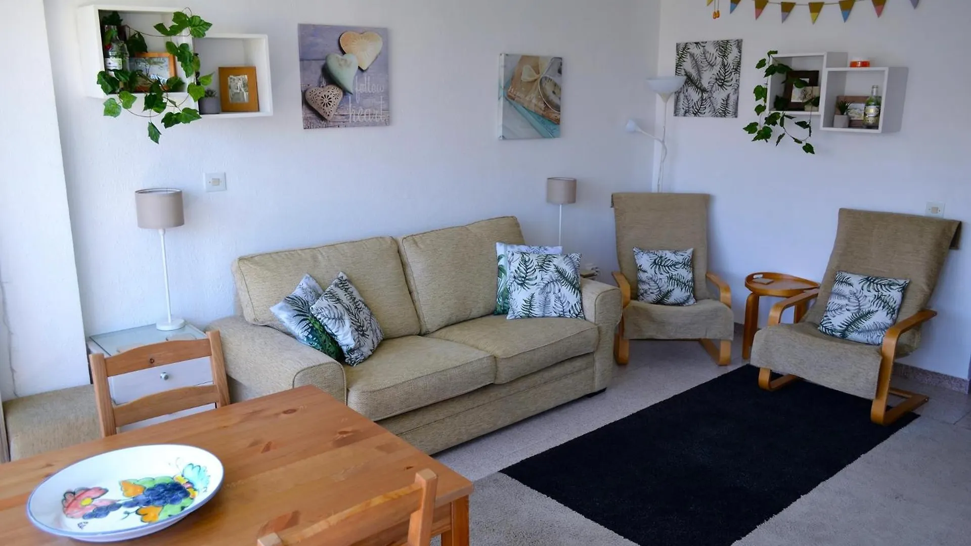 Spacious 1 Bedroom Apartment, Beach Front, Torrox Costa