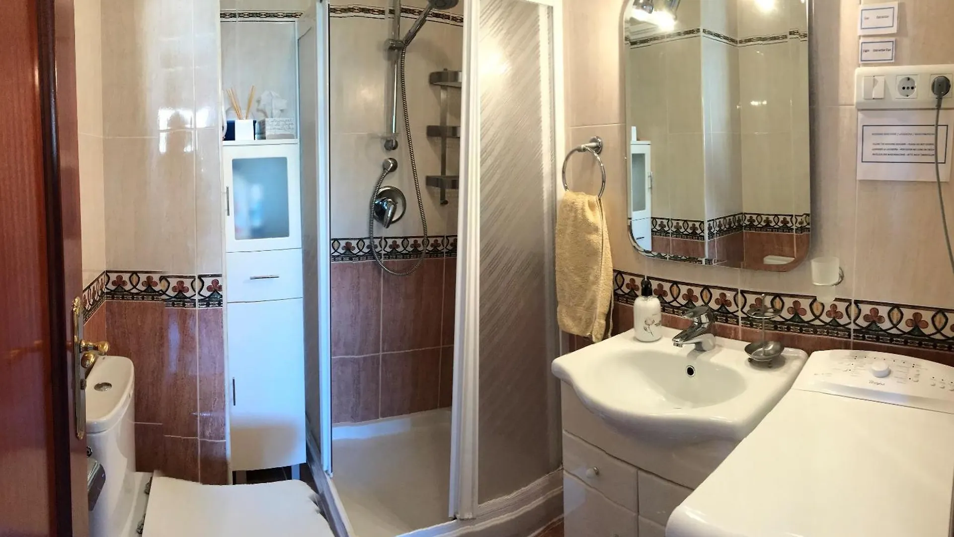 Spacious 1 Bedroom Apartment, Beach Front, Torrox Costa Apartman