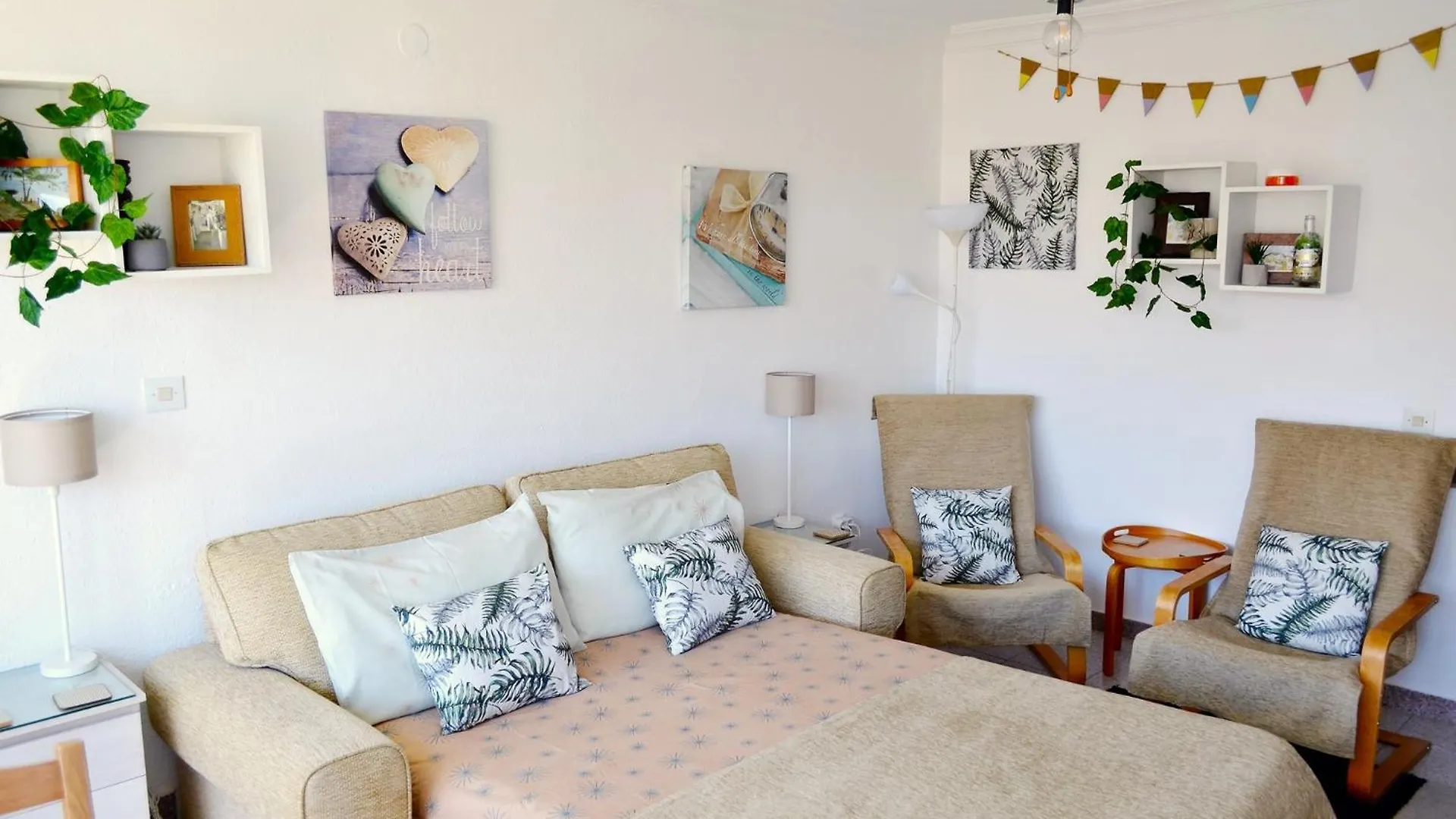 Spacious 1 Bedroom Apartment, Beach Front, Torrox Costa