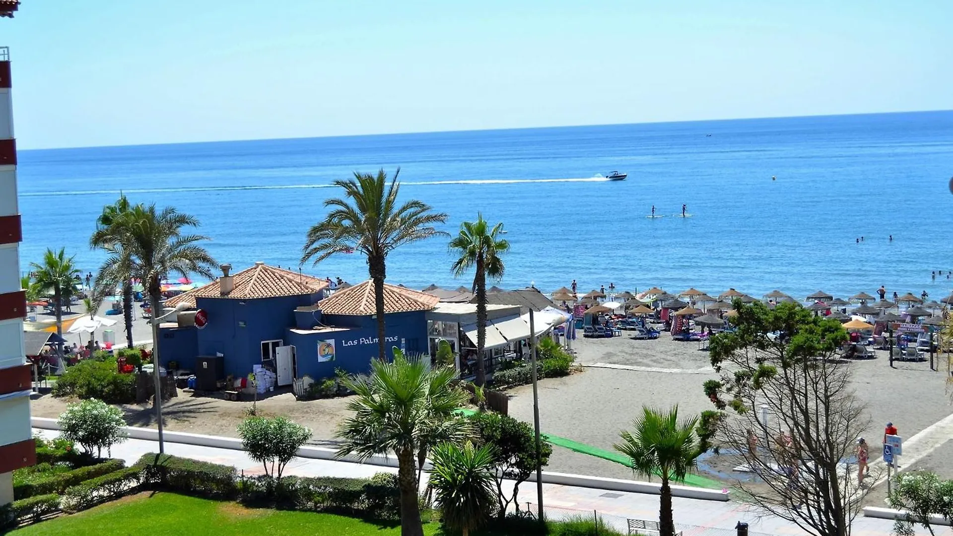 Spacious 1 Bedroom Apartment, Beach Front, Torrox Costa